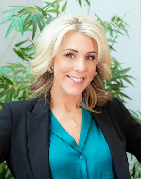 Shannon Bliss, Agent